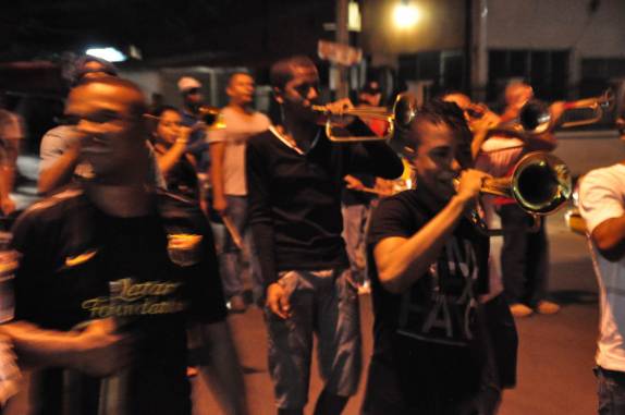 Nas ruas da Cidade do Panamá, ensaio para a festa da independência do país